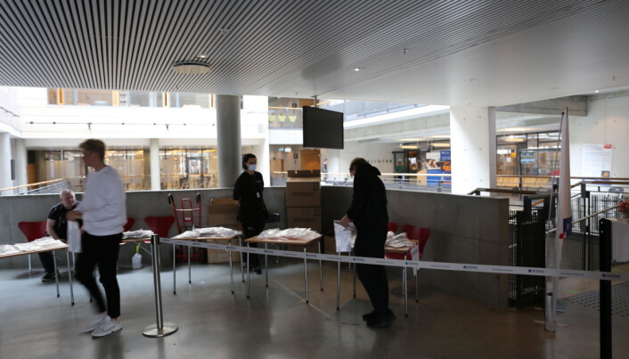 Studentene kunne ta med to tester hver. Studentene kunne ta med to tester hver.
