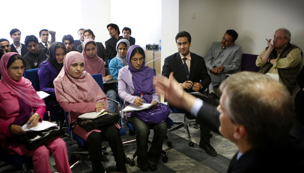 Det var den gang: Kvinnelige studenter ved universitett i Kabul i møte med daværende utenriksminister Jonas Gahr Støre. Kommende semester er kvinner glad dersom de i det hele tatt får tilgang til campus. Det var den gang: Kvinnelige studenter ved universitett i Kabul i møte med daværende utenriksminister Jonas Gahr Støre. Kommende semester er kvinner glad dersom de i det hele tatt får tilgang til campus.