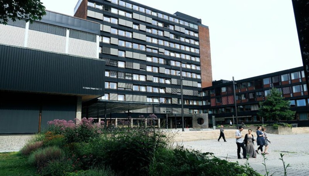 Universitetet i Oslo er framleis langt føre dei andre norske universiteta når det gjeld kor synleg og tilgjengeleg universitetet er på nett. Det viser ei ny rangering frå Webometrics. Universitetet i Oslo er framleis langt føre dei andre norske universiteta når det gjeld kor synleg og tilgjengeleg universitetet er på nett. Det viser ei ny rangering frå Webometrics.