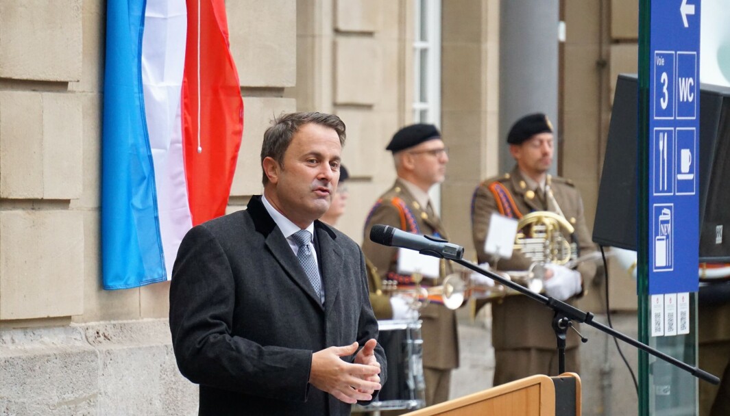 Luxenbourgs statsminister Xavier Bettel sier at han skrev oppgaven med god samvittighet, men i ettertid ser at ting kunne vært gjort annerledes. Luxenbourgs statsminister Xavier Bettel sier at han skrev oppgaven med god samvittighet, men i ettertid ser at ting kunne vært gjort annerledes.