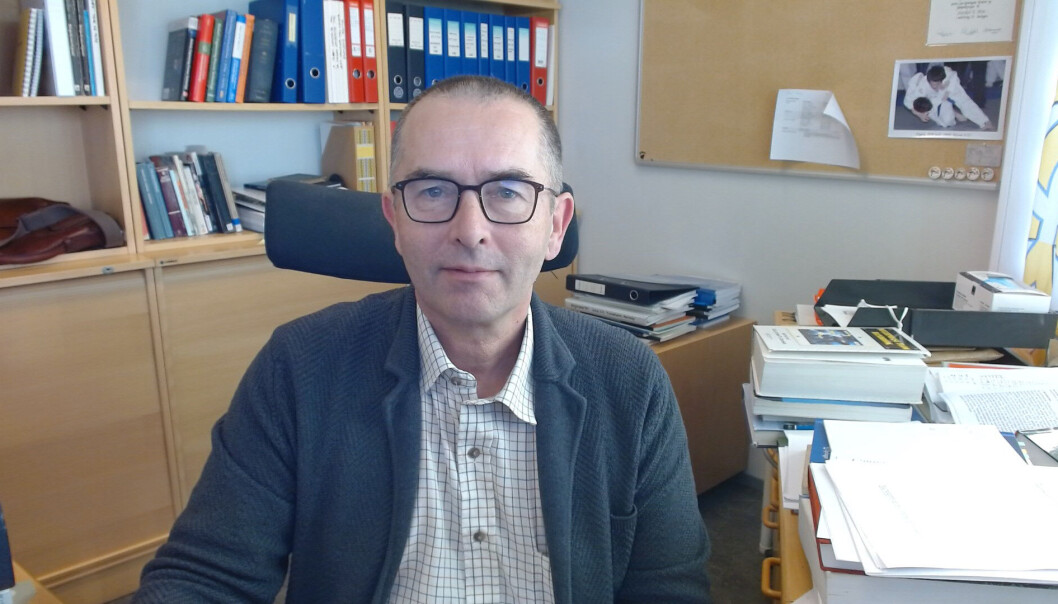 Nye administrative oppgaver er tidstyver. I tillegg kommer den stadige økningen i kontroll- og rapporteringsrutiner, skriver Størker Moe. Nye administrative oppgaver er tidstyver. I tillegg kommer den stadige økningen i kontroll- og rapporteringsrutiner, skriver Størker Moe.