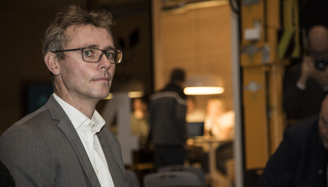 - Det er uforsvarlig å ikke forske på atomkraft, mener forsknings- og høyere utdanningsminister Ola Borten Moe. - Det er uforsvarlig å ikke forske på atomkraft, mener forsknings- og høyere utdanningsminister Ola Borten Moe.