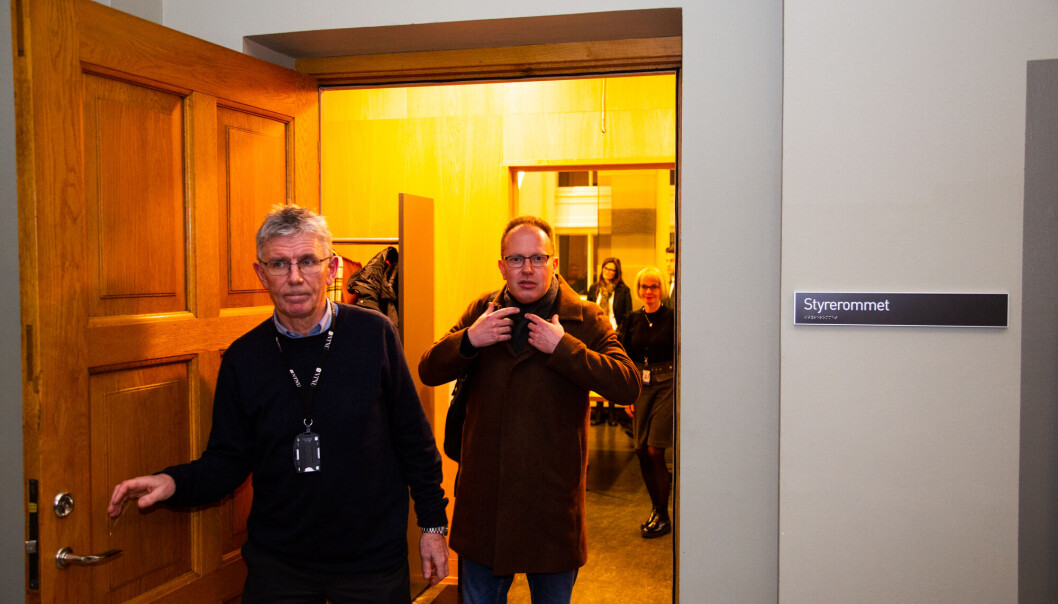 Eikrem på vei ut av styremøtet i fjor der hans skjebne ved NTNU skulle bestemmes. Eikrem på vei ut av styremøtet i fjor der hans skjebne ved NTNU skulle bestemmes.