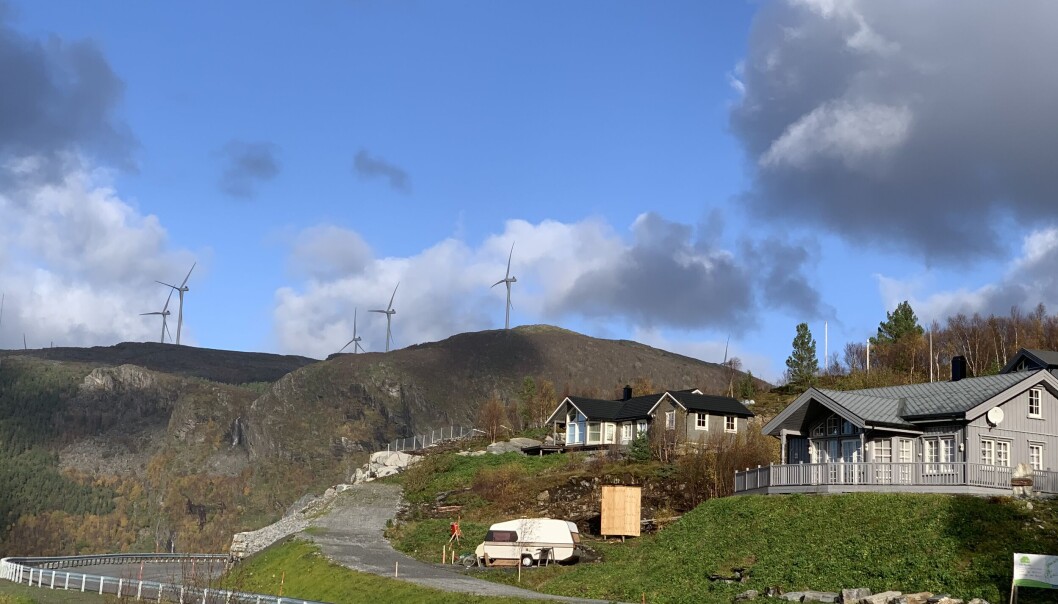Vindkraft blir mye diskutert i den offentlige debatten, og også i UA. Her ser vi vindturbiner i Åfjord. Vindkraft blir mye diskutert i den offentlige debatten, og også i UA. Her ser vi vindturbiner i Åfjord.