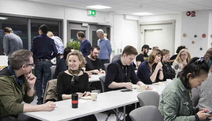 Det blir god stemning av å treffes på jobb igjen. Det blir god stemning av å treffes på jobb igjen.