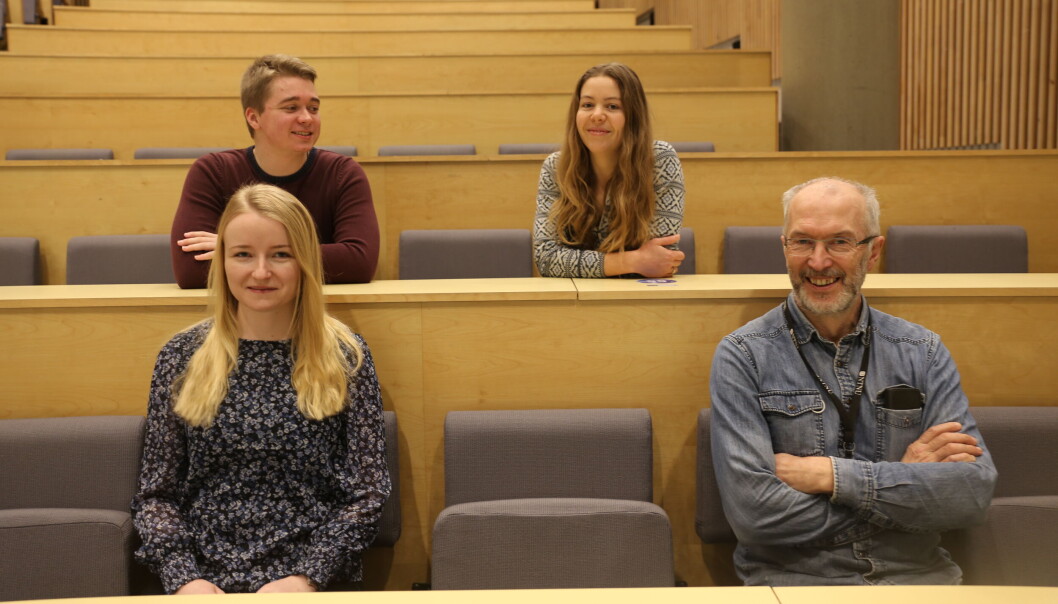 De er lei av status quo. Foran: Lina Grøvan Johnsen og Per-Odd Eggen. Bakerst: Adrian Heyerdahl og Verena Johanna Brehm. De er lei av status quo. Foran: Lina Grøvan Johnsen og Per-Odd Eggen. Bakerst: Adrian Heyerdahl og Verena Johanna Brehm.