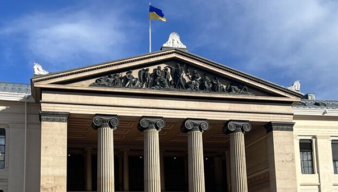 Ved Universitetet i Oslo vaier det ukrainske flagget. Ved Universitetet i Oslo vaier det ukrainske flagget.