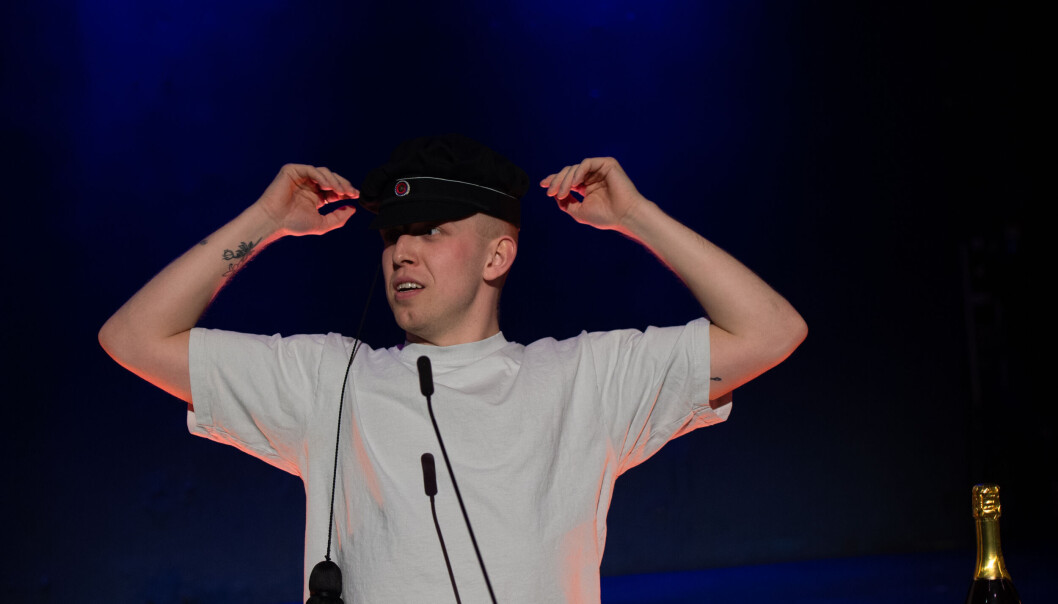 Ut av fire kandidater var det Jonas Strøm Scheie som fikk sprette sjampanjen og ta på seg lederlua. Ut av fire kandidater var det Jonas Strøm Scheie som fikk sprette sjampanjen og ta på seg lederlua.