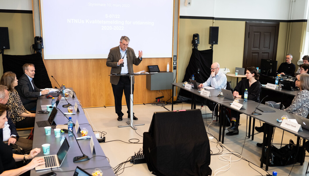 - Det må åpenbart være en godt bevart hemmelighet at det å representere midlertidig ansatte i NTNUs styrer er svært attraktivt, skriver Unni Soltun Andreassen. Bildet er fra styrets møte i mars i år. - Det må åpenbart være en godt bevart hemmelighet at det å representere midlertidig ansatte i NTNUs styrer er svært attraktivt, skriver Unni Soltun Andreassen. Bildet er fra styrets møte i mars i år.