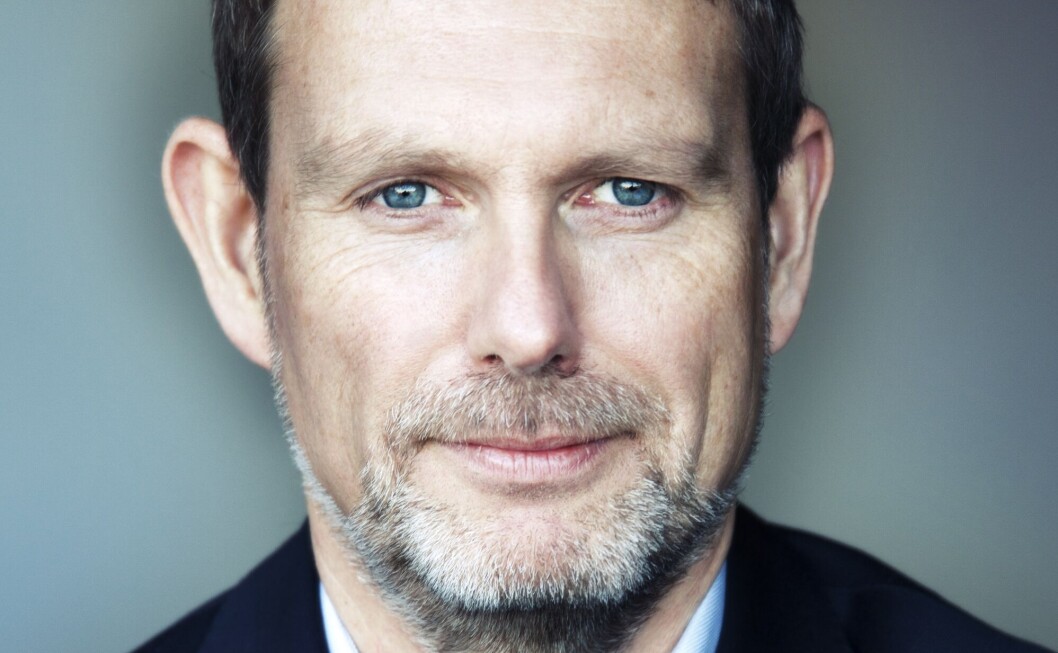 Det virker som om Oksholen mener at samfunnsvitenskapelige teorier må være nærmest deterministiske og like prediktive som naturvitenskaplige teorier for at de skal ha verdi, skriver Odd Ivar Lindland i svar til UAs redaktør. Det virker som om Oksholen mener at samfunnsvitenskapelige teorier må være nærmest deterministiske og like prediktive som naturvitenskaplige teorier for at de skal ha verdi, skriver Odd Ivar Lindland i svar til UAs redaktør.