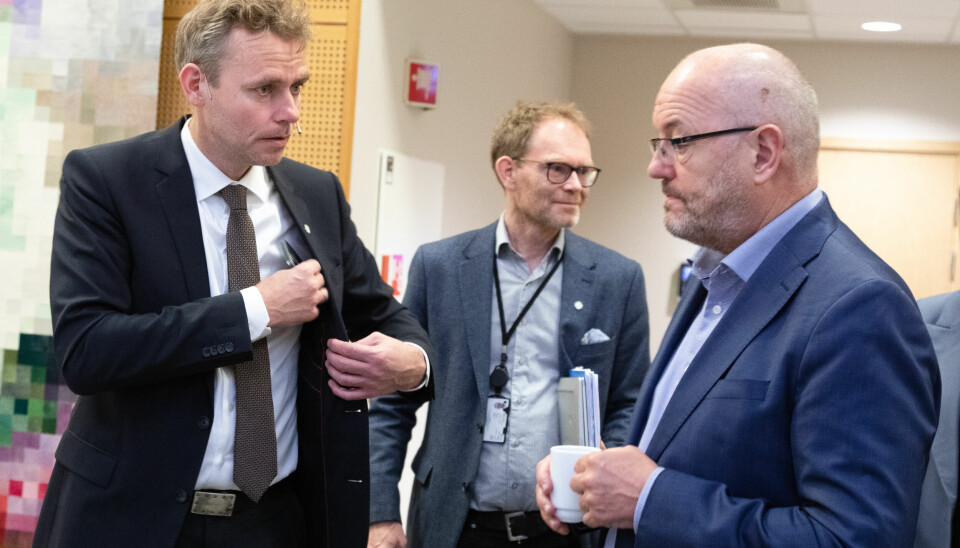 Minister for forskning og høyere utdanning Ola Borten Moe skulle både lytte og tale. Her sammen med sin statssekretær, Oddmund Løkensgaard Hoel, og tidlere NTNU-rektor og medlem av Kierulf-utvalget, Gunnar Bovim.