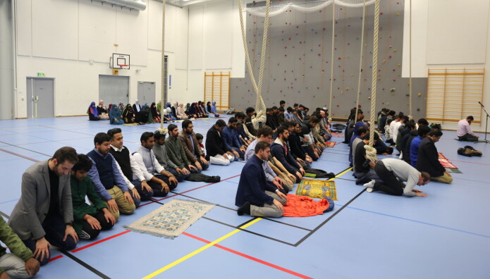 Bønn er en viktig del av muslimers hverdag hele året, men er også en av de tingene som er spesielt i fokus i måneden ramadan. Bønn er en viktig del av muslimers hverdag hele året, men er også en av de tingene som er spesielt i fokus i måneden ramadan.