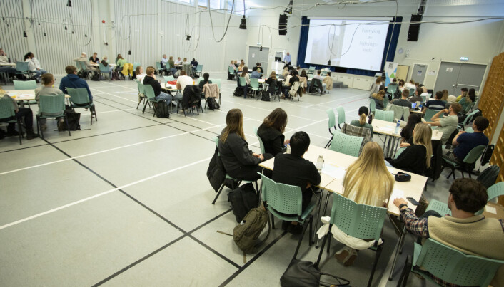 Studentene ga uttrykk for at det er fint å få være sosial igjen. Studentene ga uttrykk for at det er fint å få være sosial igjen.