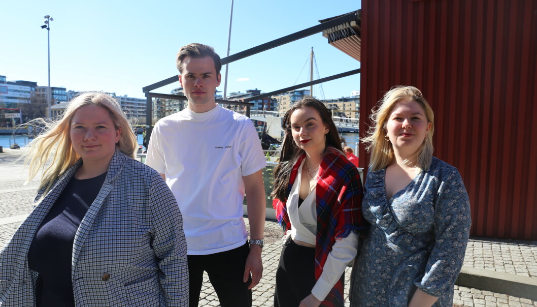 Ida Rabben Trælnes, Vetle Solodden Lier, Andrine Klausen Simonsen og Karoline Sveen fra UiT har fremmet forslaget. Ida Rabben Trælnes, Vetle Solodden Lier, Andrine Klausen Simonsen og Karoline Sveen fra UiT har fremmet forslaget.