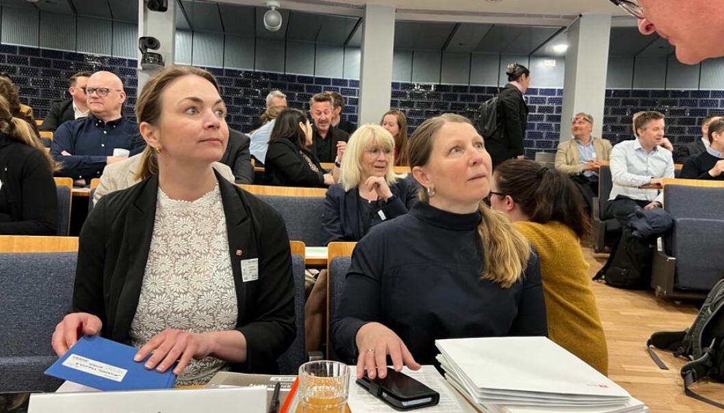 Forhandlingsleder Guro Lind og utvalgssekretær Andrea Mandt i Unio stat i samtale med Statens personaldirektør Gisle Norheim da forhandlingene åpnet den 20.april. Nå har Unio stat brutt forhandlingene, og lønnsoppgjøret går til Riksmekleren. F Forhandlingsleder Guro Lind og utvalgssekretær Andrea Mandt i Unio stat i samtale med Statens personaldirektør Gisle Norheim da forhandlingene åpnet den 20.april. Nå har Unio stat brutt forhandlingene, og lønnsoppgjøret går til Riksmekleren. F