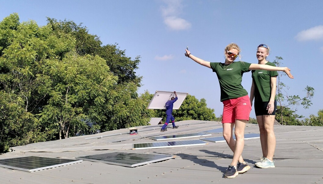 Anja M. Waitz og Kari T. Lervik, to masterstudenter fra Energi og Miljø, NTNU, bidra med dimensjonering og installasjon av et solar off-grid anlegg for Eco Moyo grunnskolen i Kenya Anja M. Waitz og Kari T. Lervik, to masterstudenter fra Energi og Miljø, NTNU, bidra med dimensjonering og installasjon av et solar off-grid anlegg for Eco Moyo grunnskolen i Kenya
