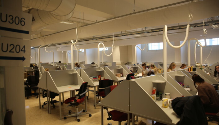Det er ikke alle masterstudenter ved ILU som får plass på Sukkerhuset, men de som har det, er glad for å et eget område å gå til. Det er ikke alle masterstudenter ved ILU som får plass på Sukkerhuset, men de som har det, er glad for å et eget område å gå til.