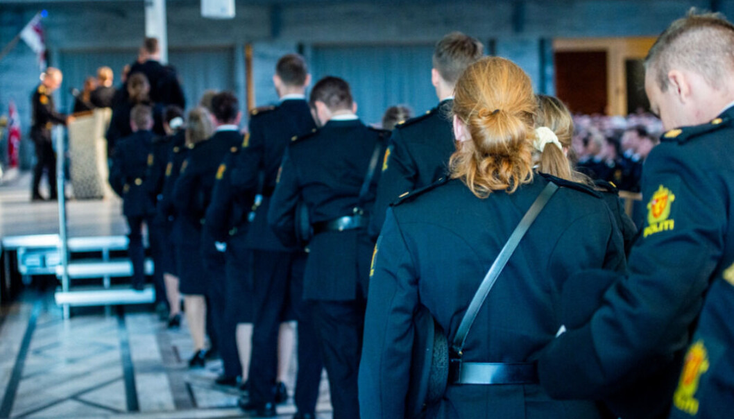 Fagdommeren mente at politibetjenten skulle dømmes, mens de to meddommerne frikjente ham. Arkivbilde. Fagdommeren mente at politibetjenten skulle dømmes, mens de to meddommerne frikjente ham. Arkivbilde.
