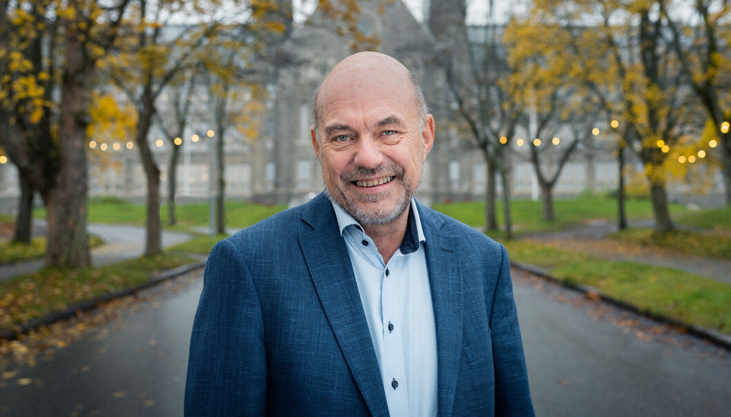 Bernt-Erik Sæther mener kuttene kan påvirke rekrutteringen av norske studenter til forskningskarrierer. Bernt-Erik Sæther mener kuttene kan påvirke rekrutteringen av norske studenter til forskningskarrierer.