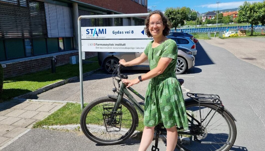TRØR INN PENGAR: – Sykkelturen min er ein del av arbeidet med å samla inn pengar til forskinga på årsakene til at barn blir fødde for tidleg, fortel Marleen van Gelder. Her står ho utanfor Farmasøytisk institutts avdeling i Gydas vei på Marienlyst. TRØR INN PENGAR: – Sykkelturen min er ein del av arbeidet med å samla inn pengar til forskinga på årsakene til at barn blir fødde for tidleg, fortel Marleen van Gelder. Her står ho utanfor Farmasøytisk institutts avdeling i Gydas vei på Marienlyst.