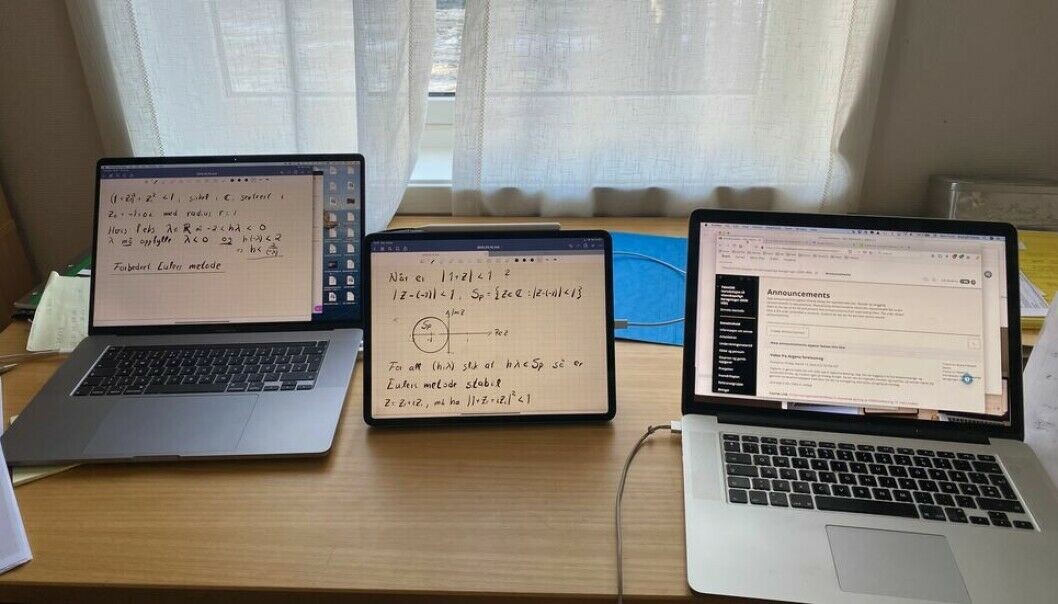 Dorte Birch ved Informasjonskontoret til Folkehøgskolen sier at økning i søkere til digitale studier tyder på at ungdom er skeptiske til å flytte hjemmefra grunnet dårlig sosial trening. Dorte Birch ved Informasjonskontoret til Folkehøgskolen sier at økning i søkere til digitale studier tyder på at ungdom er skeptiske til å flytte hjemmefra grunnet dårlig sosial trening.