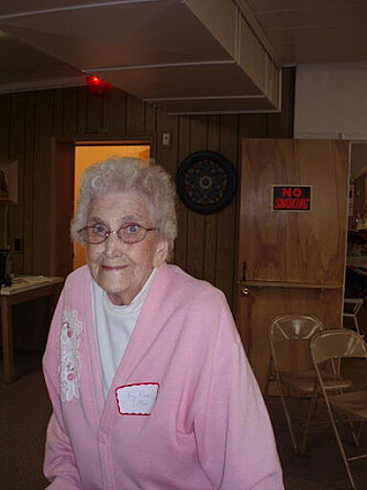 96 år gamle Inez kunne ikke engelsk da hun begynte på skolen i USA. 96 år gamle Inez kunne ikke engelsk da hun begynte på skolen i USA.