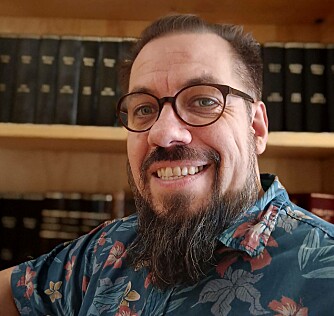 Førsteamanuensis Marius Storvik mener det er unødvendig trenering at Sit ønsker å vente på departementet. Førsteamanuensis Marius Storvik mener det er unødvendig trenering at Sit ønsker å vente på departementet.