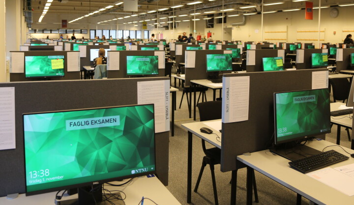 Sprengt kapasitet: Mange studenter får ikke eksamen før neste år