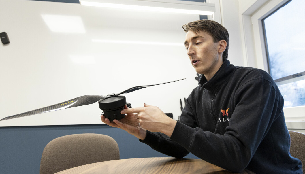 Universitetslektor Martin Gudem Ringdalen hevder Alva Industries dronemotor er basert på hans idé. Det er ikke grunnlegger Jørgen Selnes enig i. Her avbildet med et eksempel på teknologien.