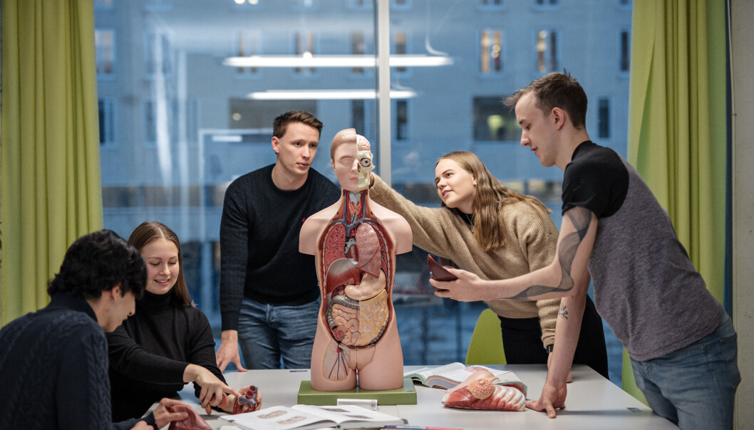 Bachelor- og masterutdanningen for sykepleiere fikk 35 nye studieplasser hver gjennom Utdanningsløftet, som nå forsvinner. Bachelor- og masterutdanningen for sykepleiere fikk 35 nye studieplasser hver gjennom Utdanningsløftet, som nå forsvinner.