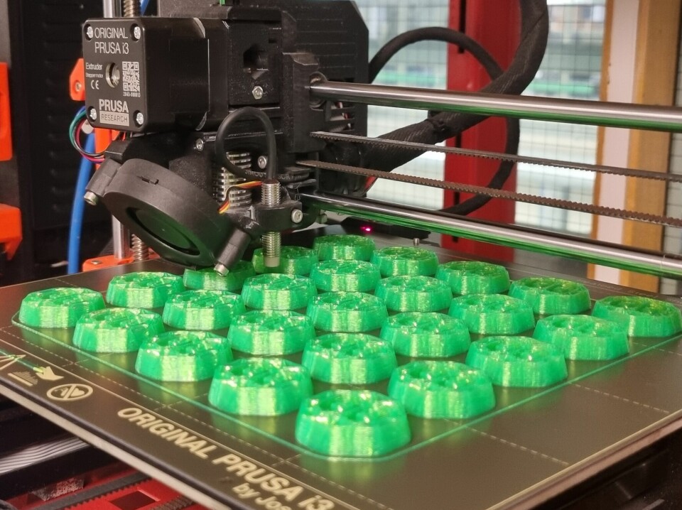 Laserkutting, 3D-print og mekatronikk og julestemning er det som skal til når Maskinstudentene tar i bruk sitt nye makerspace Ubåten for å ha julepynt-verksted. Foto: Lars Bugge Aarset