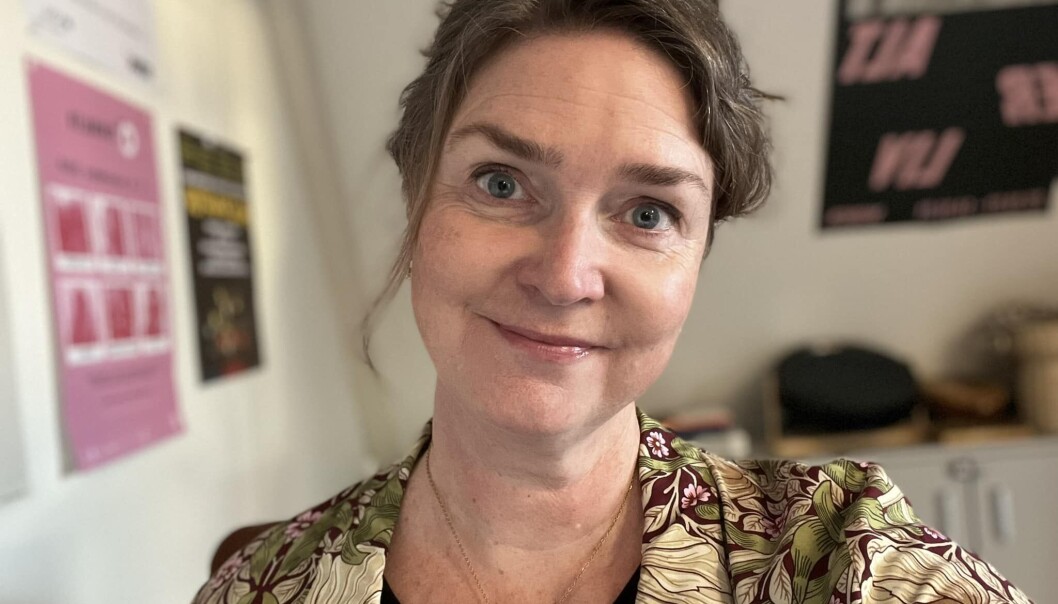 - Når et samfunn skal kontrolleres, så er noe av det første som knebles og sensureres, oss som jobber med kunst, skriver instuttleder Nora Bilalovic Kulset. - Når et samfunn skal kontrolleres, så er noe av det første som knebles og sensureres, oss som jobber med kunst, skriver instuttleder Nora Bilalovic Kulset.