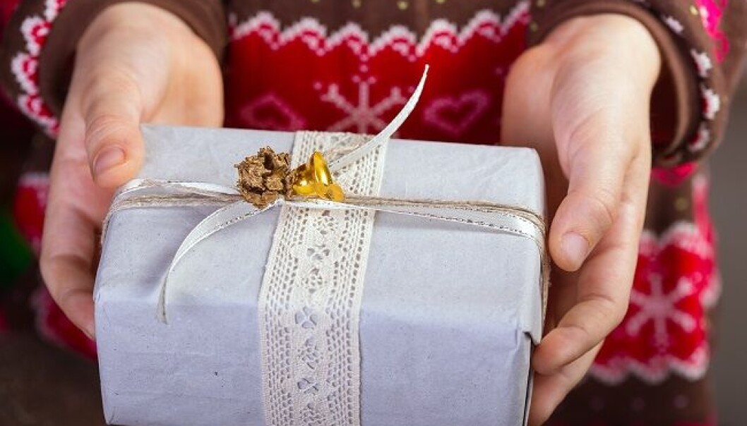 Perspektiv. 7 mrd. er nesten dobbelt så mye som regjeringen planlegger å ta inn på den omstridte grunnrenteskatten i havbruk. Ettersom det snart er jul bruker jeg bevisst ikke de 6 mrd. som er tiltenkt campussammenslåing som sammenligningsgrunnlag, skriver Olaussen. Perspektiv. 7 mrd. er nesten dobbelt så mye som regjeringen planlegger å ta inn på den omstridte grunnrenteskatten i havbruk. Ettersom det snart er jul bruker jeg bevisst ikke de 6 mrd. som er tiltenkt campussammenslåing som sammenligningsgrunnlag, skriver Olaussen.