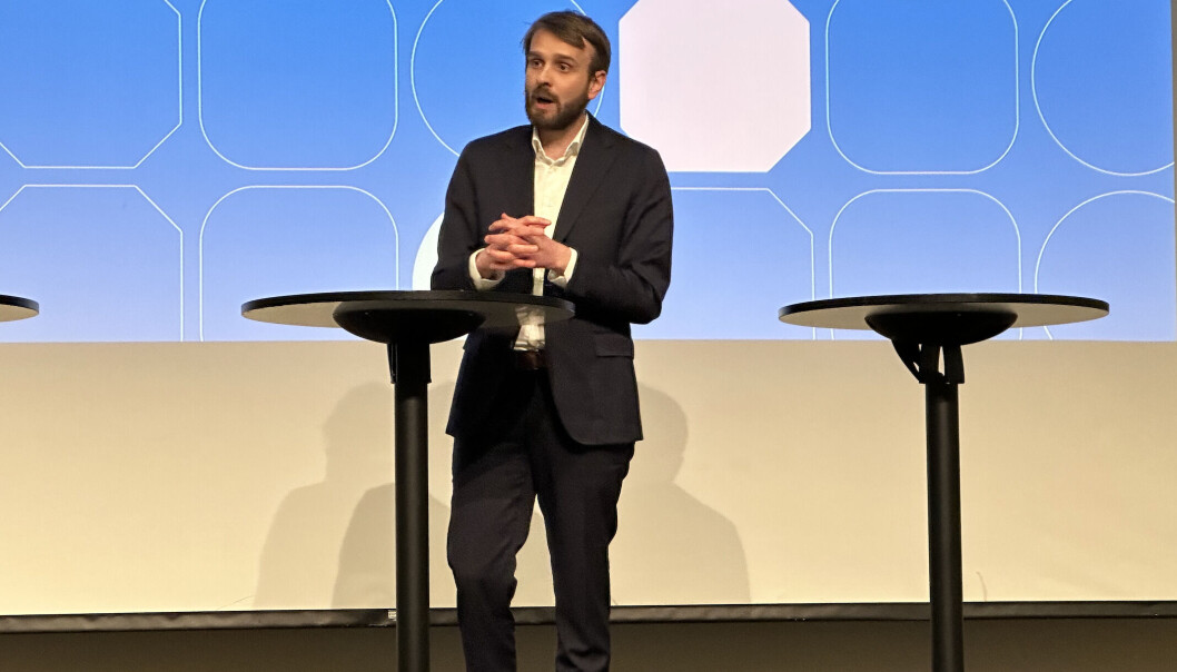 - Til UH-sektoren vil jeg si – vi heier på dere, og håper at dere bidrar til at enda mer forskning blir kommersialisert, sa Vestre da han gjestet Kontaktkonferansen. - Til UH-sektoren vil jeg si – vi heier på dere, og håper at dere bidrar til at enda mer forskning blir kommersialisert, sa Vestre da han gjestet Kontaktkonferansen.