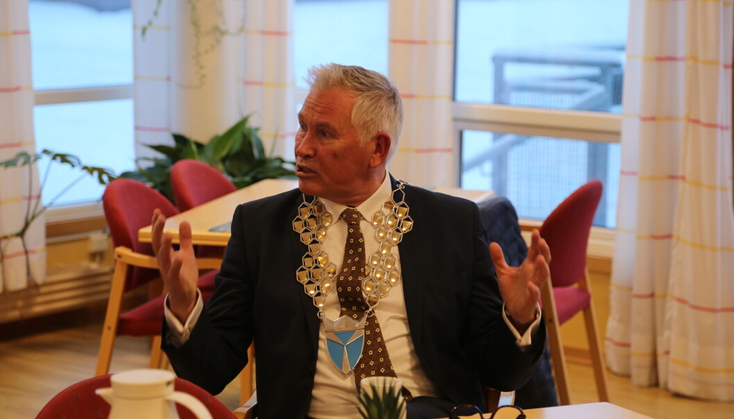 Ordføreren i Oppdal, Geir Arild Espnes fra Senterpartiet, snakker om behovet kommunen har for helsearbeidere i årene som kommer. Ordføreren i Oppdal, Geir Arild Espnes fra Senterpartiet, snakker om behovet kommunen har for helsearbeidere i årene som kommer.