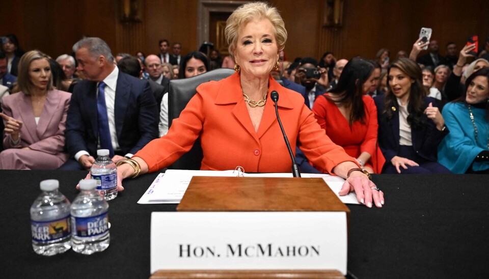 Linda McMahon er innsatt som minister for Utdanningsdepartemenjtet av president Trump med det uttalte målet å legge departementet ned. Nå går hun til masseoppsigelser.. Linda McMahon