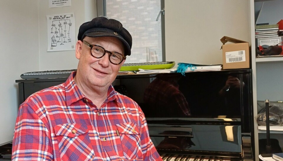 Tor Einar Bjørnhullet Bekken bruker pianoet for å gjennoplive kulturarven som han ikke var kjent med i sin barndom