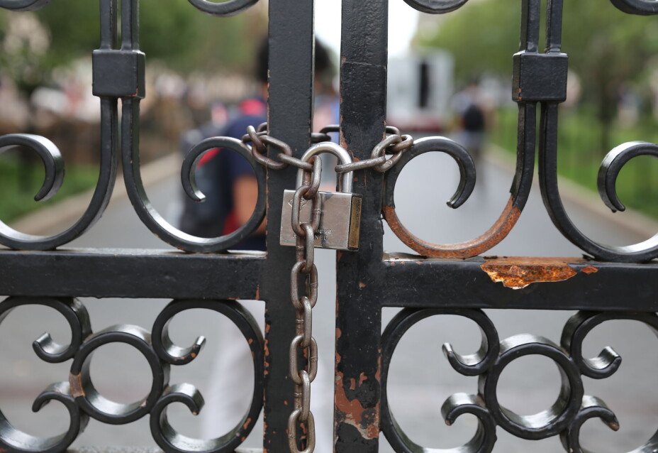 Universitetet som satte hengelås på campusporten